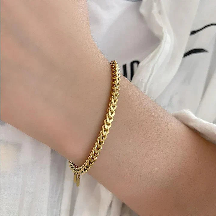 Lucetta Invicta Bracelet Gold