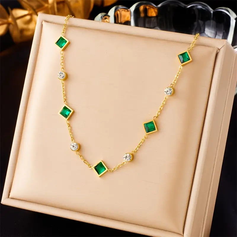 Amelisse Glenwyn Necklace | 18k Gold Tone