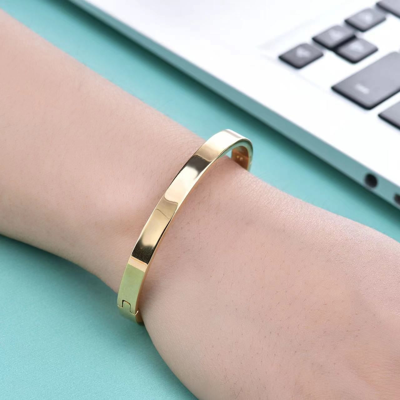 Nadina Valerio Bracelet Gold