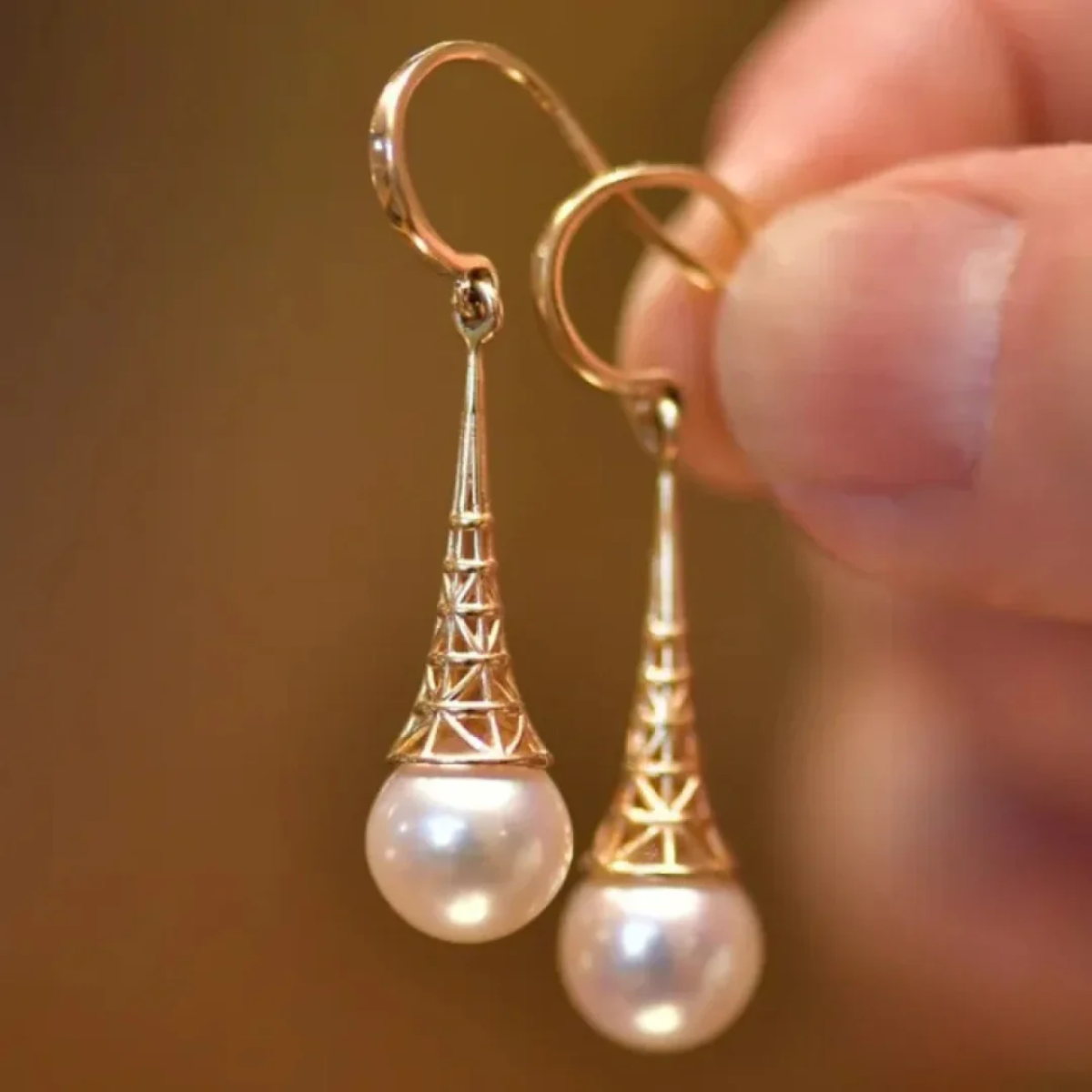 VINTAGE PEARL EARRINGS IN GOLD